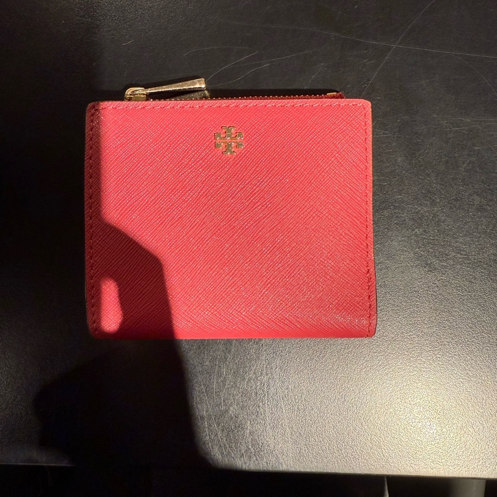 Tory Burch Scarlet Wallet with Gold Accent
